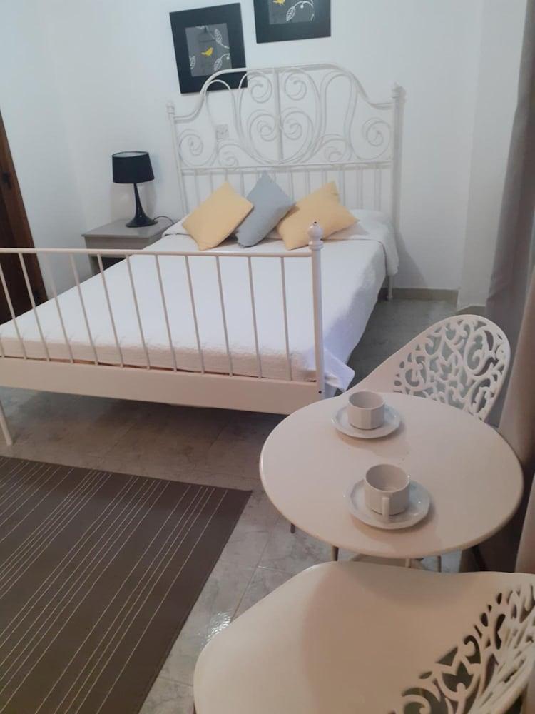 Irenes Tourist Apartments Лимасол Экстерьер фото