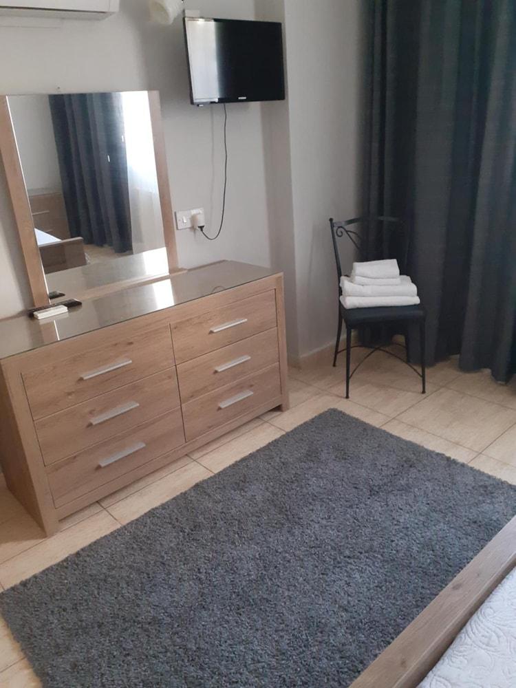 Irenes Tourist Apartments Лимасол Экстерьер фото