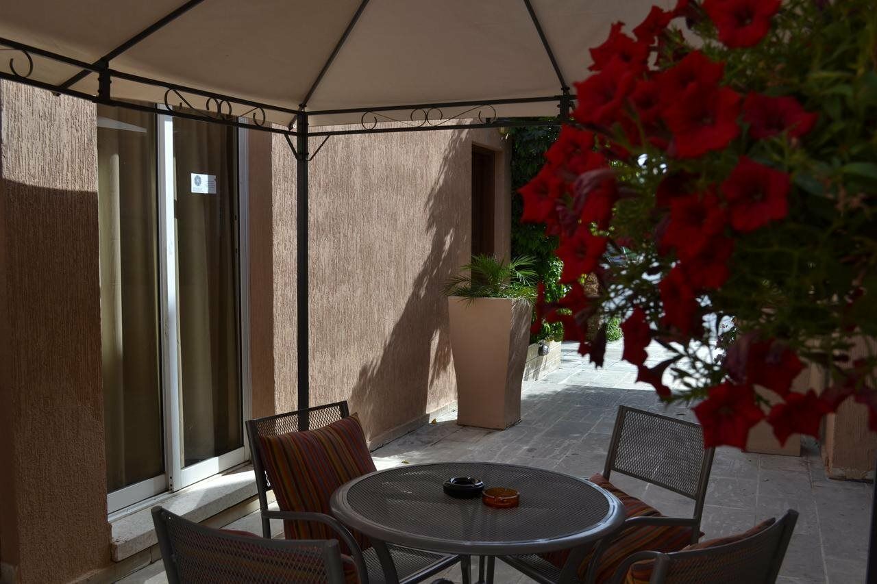 Irenes Tourist Apartments Лимасол Экстерьер фото